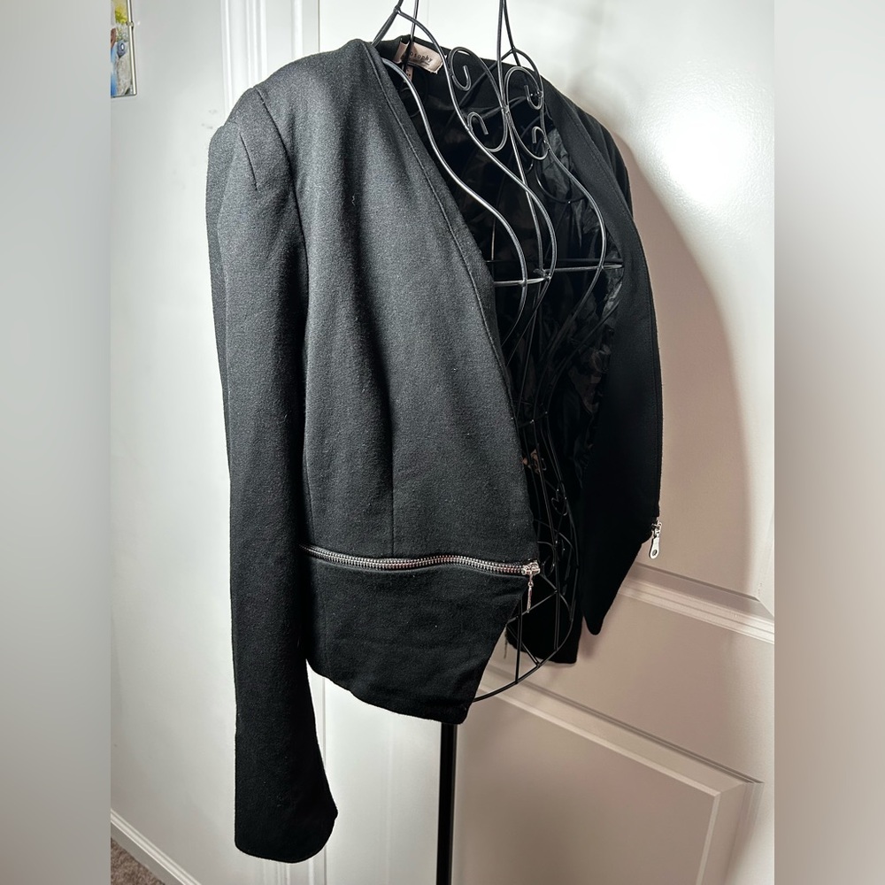 Philosophy Black‎ Blazer with Zipper Accents